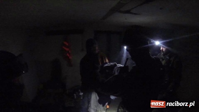 Zdjęcie w galerii na portalu naszraciborz.pl: Jednostka Strzelecka 3054 Racibórz przeszukiwała opuszczone budynki - uratowano jedną osobę wiadomości z regionu