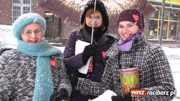 Zdjęcie w galerii na portalu naszraciborz.pl: Pogoda nie straszna wolontariuszom  wiadomości z regionu