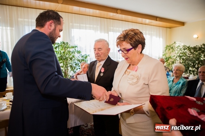 Zdjęcie w galerii na portalu naszraciborz.pl: Razem od pięćdziesięciu lat - sześć par z gminy Krzanowice świętowało dziś złote gody wiadomości z regionu