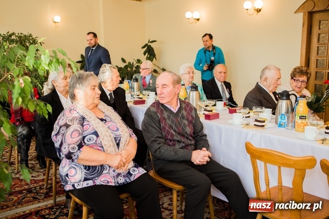 Zdjęcie w galerii na portalu naszraciborz.pl: Razem od pięćdziesięciu lat - sześć par z gminy Krzanowice świętowało dziś złote gody wiadomości z regionu