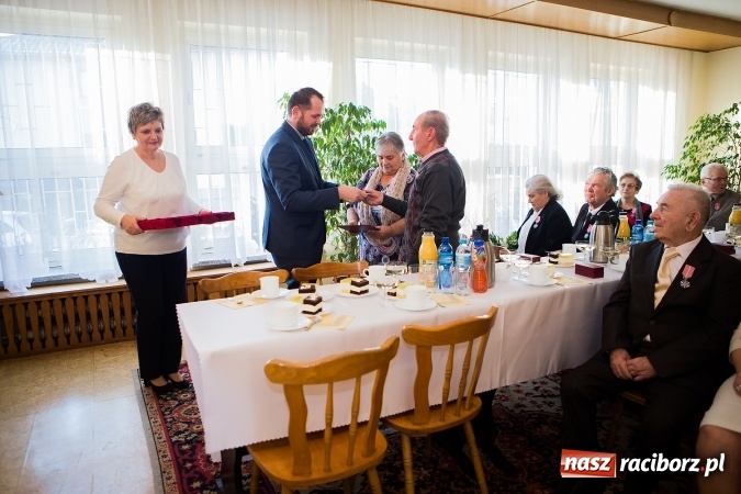 Zdjęcie w galerii na portalu naszraciborz.pl: Razem od pięćdziesięciu lat - sześć par z gminy Krzanowice świętowało dziś złote gody wiadomości z regionu