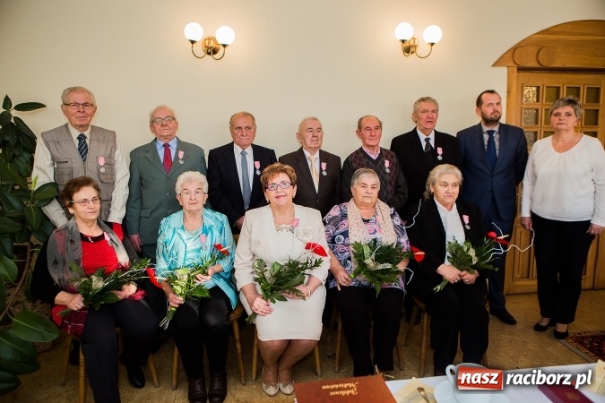 Zdjęcie w galerii na portalu naszraciborz.pl: Razem od pięćdziesięciu lat - sześć par z gminy Krzanowice świętowało dziś złote gody wiadomości z regionu