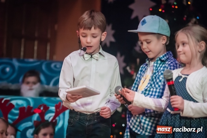 Zdjęcie w galerii na portalu naszraciborz.pl: Przedstawienie Ratujmy Święta w ramach Dni Otwartych SP 13  wiadomości z regionu