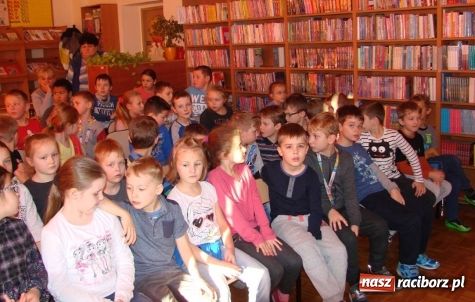 Zdjęcie w galerii na portalu naszraciborz.pl: Smocze Boże Narodzenie w bibliotece w Ocicach  wiadomości z regionu