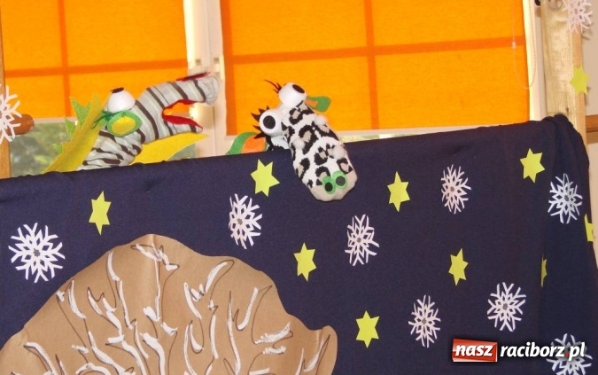 Zdjęcie w galerii na portalu naszraciborz.pl: Smocze Boże Narodzenie w bibliotece w Ocicach  wiadomości z regionu