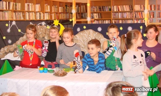 Zdjęcie w galerii na portalu naszraciborz.pl: Smocze Boże Narodzenie w bibliotece w Ocicach  wiadomości z regionu