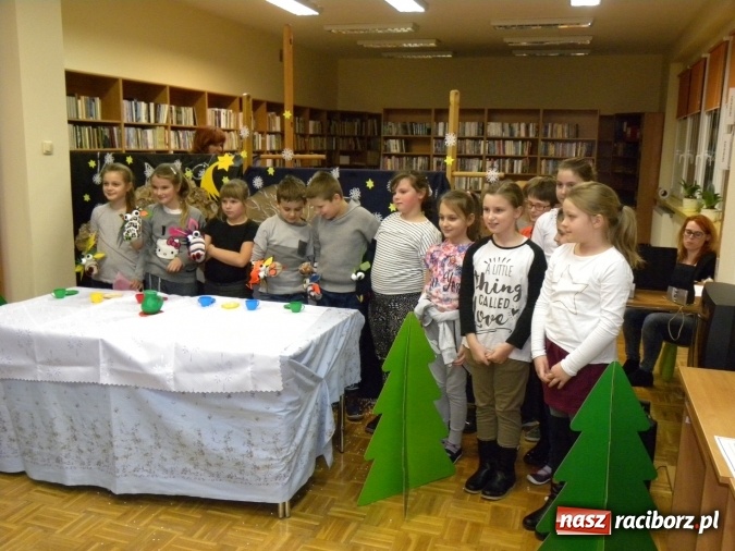 Zdjęcie w galerii na portalu naszraciborz.pl: Smocze Boże Narodzenie w bibliotece w Ocicach  wiadomości z regionu
