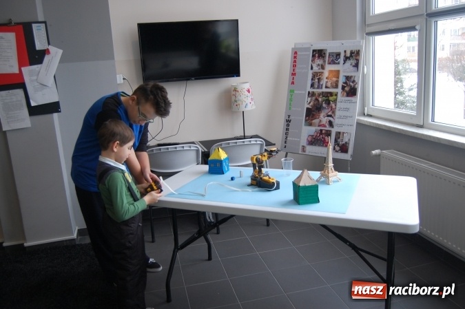 Zdjęcie w galerii na portalu naszraciborz.pl: Dzień otwartej klasy w Szkole Podstawowej nr 1 wiadomości z regionu