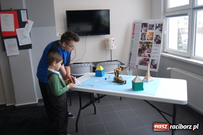 Zdjęcie w galerii na portalu naszraciborz.pl: Dzień otwartej klasy w Szkole Podstawowej nr 1 wiadomości z regionu