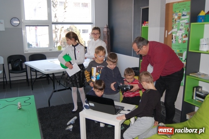 Zdjęcie w galerii na portalu naszraciborz.pl: Dzień otwartej klasy w Szkole Podstawowej nr 1 wiadomości z regionu