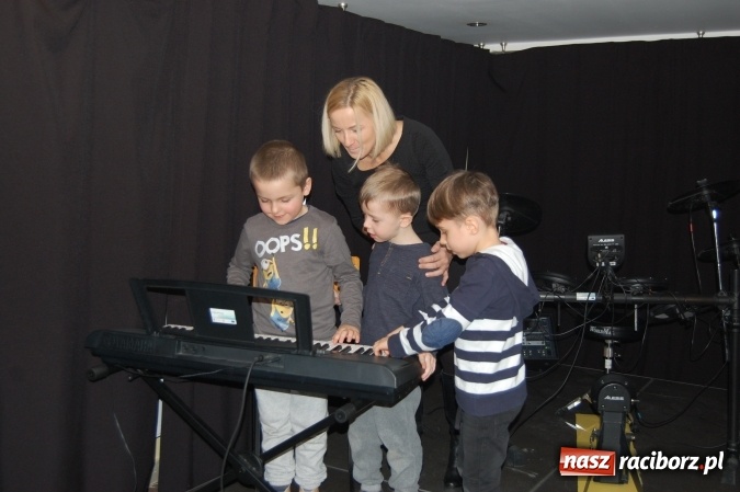 Zdjęcie w galerii na portalu naszraciborz.pl: Dzień otwartej klasy w Szkole Podstawowej nr 1 wiadomości z regionu