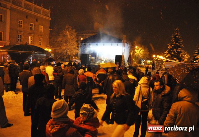 Zdjęcie w galerii na portalu naszraciborz.pl: Światełko do Nieba na finał wiadomości z regionu