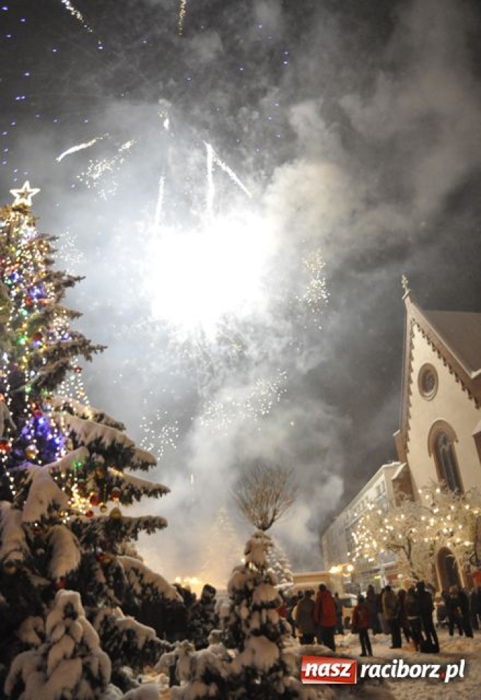 Zdjęcie w galerii na portalu naszraciborz.pl: Światełko do Nieba na finał wiadomości z regionu