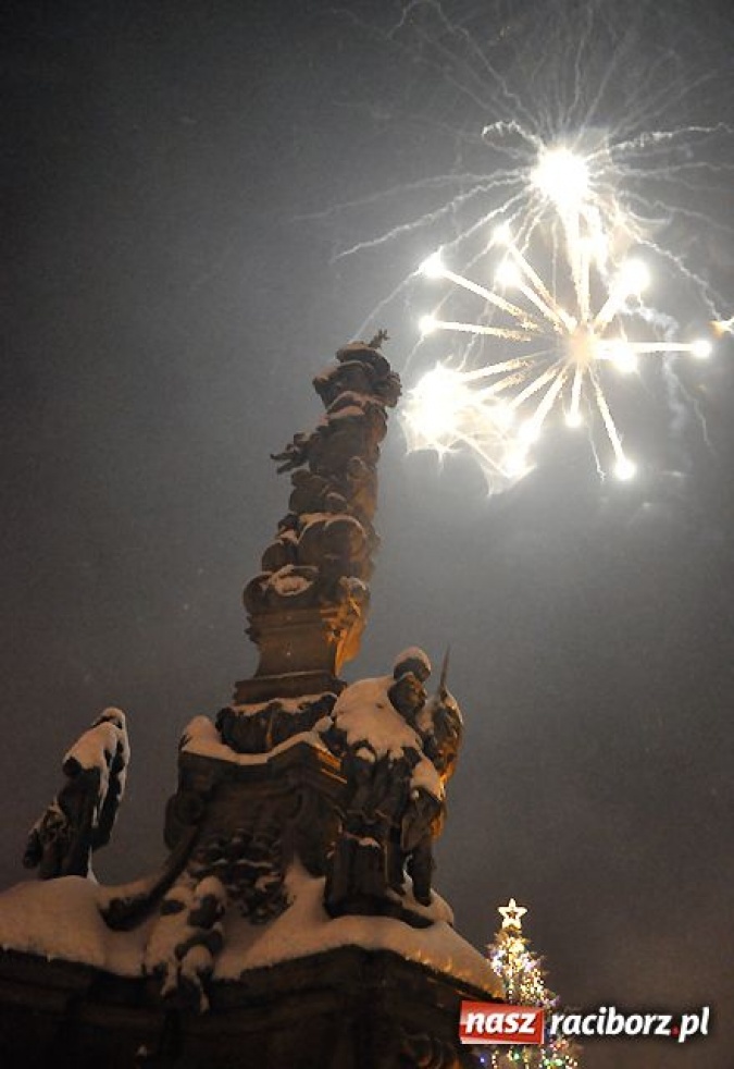 Zdjęcie w galerii na portalu naszraciborz.pl: Światełko do Nieba na finał wiadomości z regionu