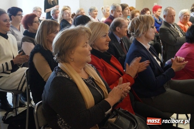 Zdjęcie w galerii na portalu naszraciborz.pl: Mieszkańcy Nędzy już cieszą się odnowioną biblioteką  wiadomości z regionu