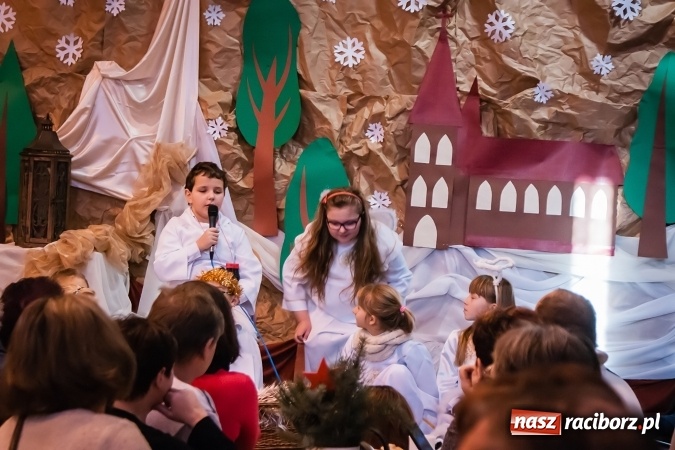 Zdjęcie w galerii na portalu naszraciborz.pl: Dzień babci i dziadka w Krzanowicach wiadomości z regionu