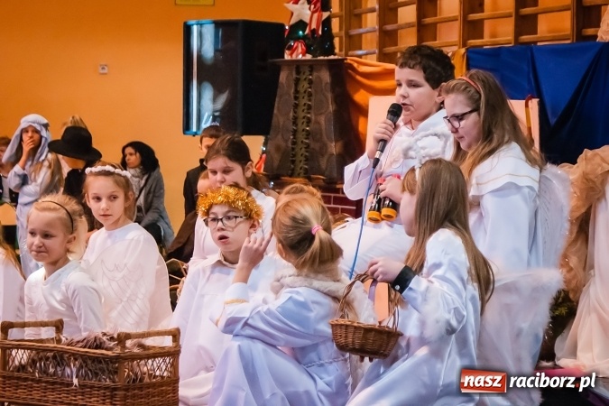 Zdjęcie w galerii na portalu naszraciborz.pl: Dzień babci i dziadka w Krzanowicach wiadomości z regionu