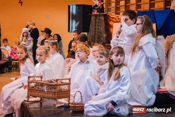 Zdjęcie w galerii na portalu naszraciborz.pl: Dzień babci i dziadka w Krzanowicach wiadomości z regionu