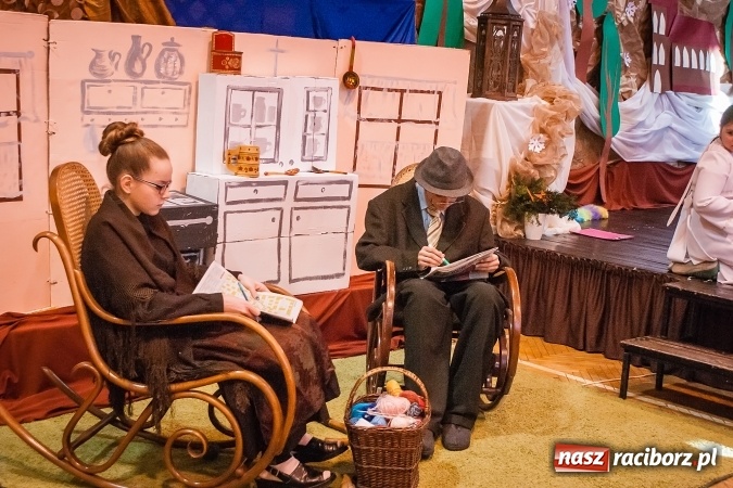 Zdjęcie w galerii na portalu naszraciborz.pl: Dzień babci i dziadka w Krzanowicach wiadomości z regionu