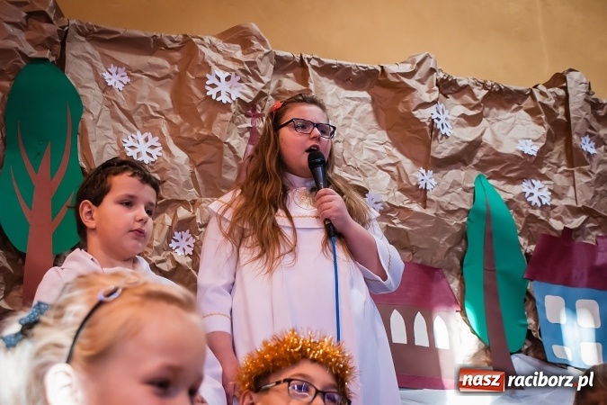 Zdjęcie w galerii na portalu naszraciborz.pl: Dzień babci i dziadka w Krzanowicach wiadomości z regionu