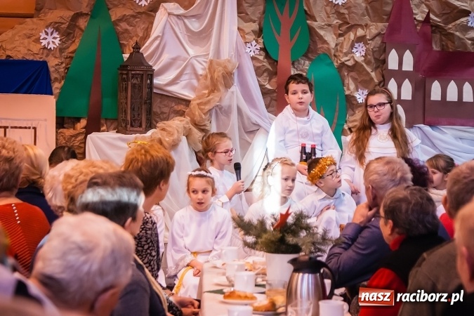 Zdjęcie w galerii na portalu naszraciborz.pl: Dzień babci i dziadka w Krzanowicach wiadomości z regionu