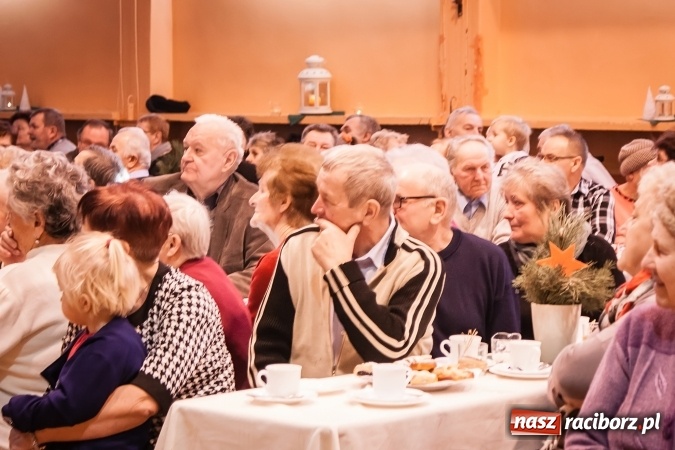 Zdjęcie w galerii na portalu naszraciborz.pl: Dzień babci i dziadka w Krzanowicach wiadomości z regionu