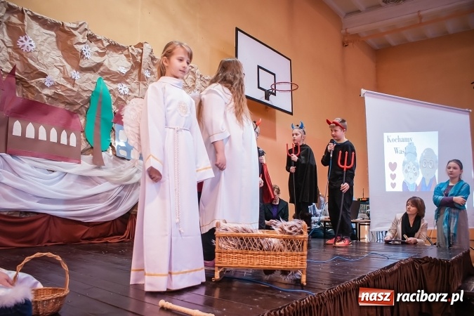 Zdjęcie w galerii na portalu naszraciborz.pl: Dzień babci i dziadka w Krzanowicach wiadomości z regionu