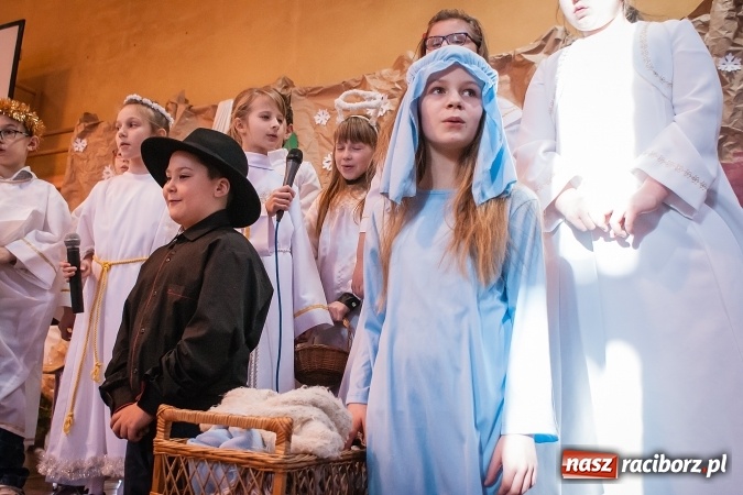 Zdjęcie w galerii na portalu naszraciborz.pl: Dzień babci i dziadka w Krzanowicach wiadomości z regionu