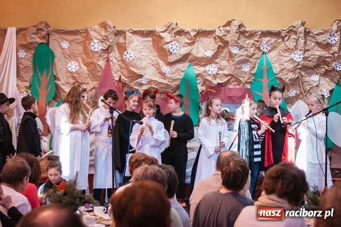 Zdjęcie w galerii na portalu naszraciborz.pl: Dzień babci i dziadka w Krzanowicach wiadomości z regionu