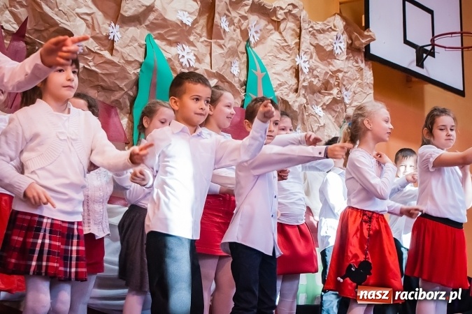 Zdjęcie w galerii na portalu naszraciborz.pl: Dzień babci i dziadka w Krzanowicach wiadomości z regionu