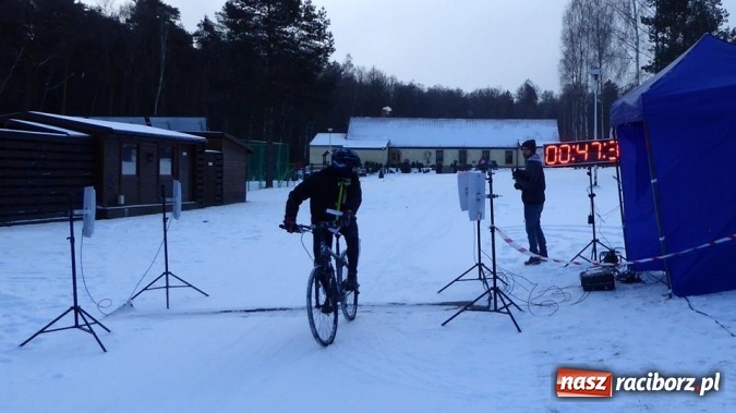 Zdjęcie w galerii na portalu naszraciborz.pl: Mroźno i śnieżnie, ale pobiegli. V Duathlon o Puchar Wójta Gminy Nędza wiadomości z regionu