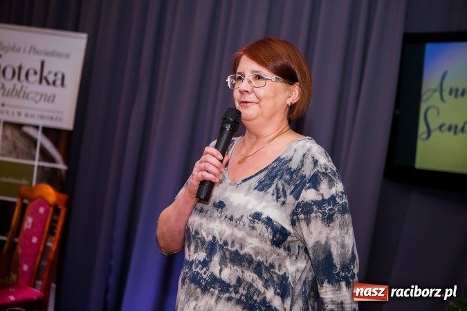 Zdjęcie w galerii na portalu naszraciborz.pl: Anna Seniuk na spotkaniu z czytelnikami w raciborskiej bibliotece wiadomości z regionu
