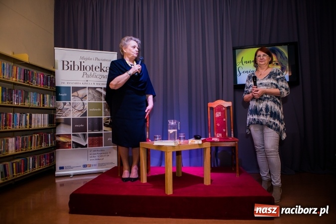 Zdjęcie w galerii na portalu naszraciborz.pl: Anna Seniuk na spotkaniu z czytelnikami w raciborskiej bibliotece wiadomości z regionu