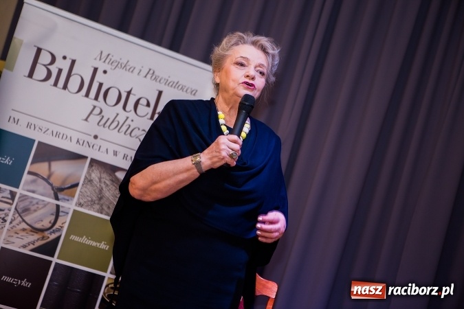 Zdjęcie w galerii na portalu naszraciborz.pl: Anna Seniuk na spotkaniu z czytelnikami w raciborskiej bibliotece wiadomości z regionu
