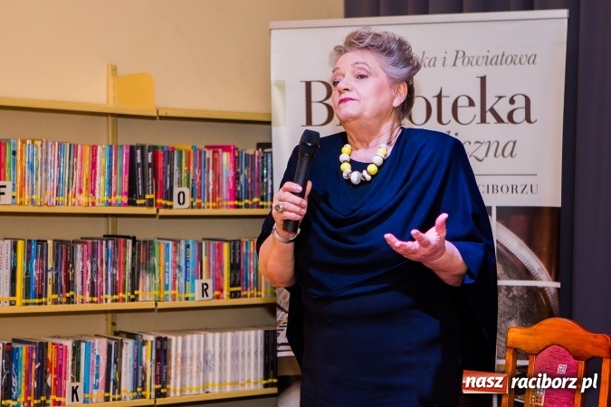 Zdjęcie w galerii na portalu naszraciborz.pl: Anna Seniuk na spotkaniu z czytelnikami w raciborskiej bibliotece wiadomości z regionu