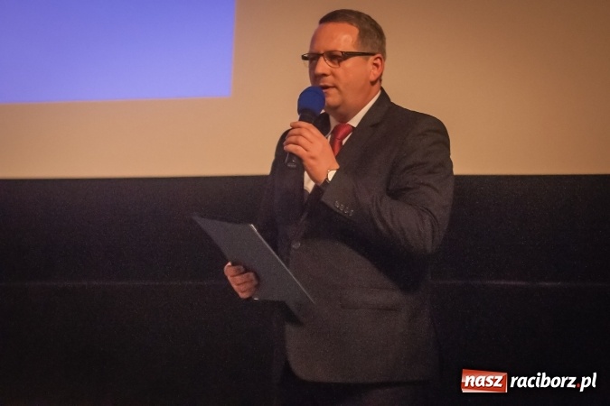 Zdjęcie w galerii na portalu naszraciborz.pl: Spora frekwencja na spotkaniu z kuratorem oświaty. Los SP 8 zależny od rodzic&oacute;w wiadomości z regionu