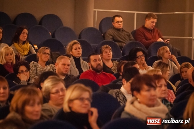 Zdjęcie w galerii na portalu naszraciborz.pl: Spora frekwencja na spotkaniu z kuratorem oświaty. Los SP 8 zależny od rodzic&oacute;w wiadomości z regionu