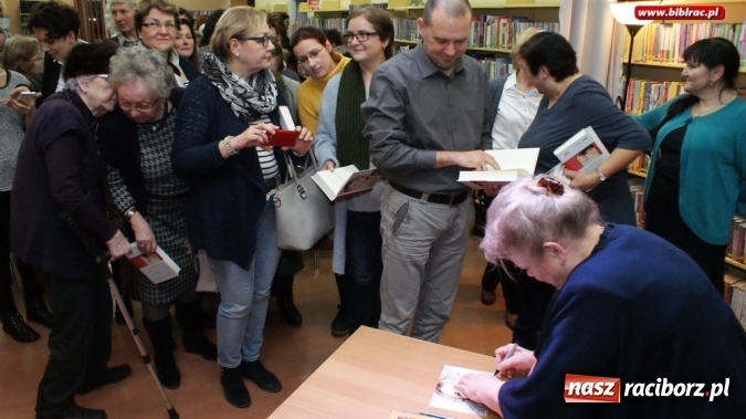 Zdjęcie w galerii na portalu naszraciborz.pl: Nietypowa baba jestem! - Noworoczne Spotkanie z Anną Seniuk w bibliotece wiadomości z regionu
