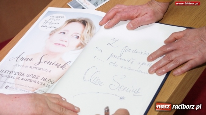 Zdjęcie w galerii na portalu naszraciborz.pl: Nietypowa baba jestem! - Noworoczne Spotkanie z Anną Seniuk w bibliotece wiadomości z regionu
