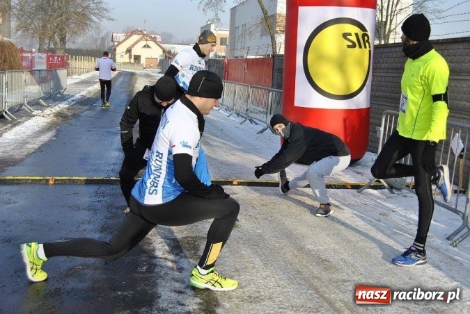 Zdjęcie w galerii na portalu naszraciborz.pl: III Bieg Nadodrzański z udziałem przedstawicieli Eko-Okna Runners wiadomości z regionu