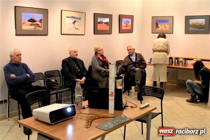 Zdjęcie w galerii na portalu naszraciborz.pl: Australia jak Wrocław - wernisaż wystawy fotograficznej w galerii Obok wiadomości z regionu