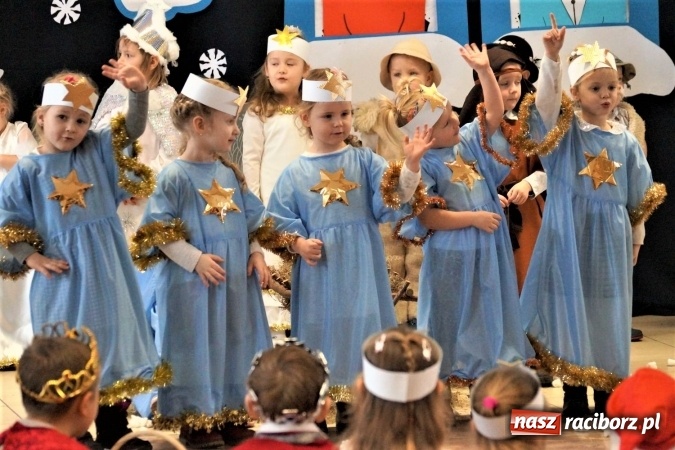 Zdjęcie w galerii na portalu naszraciborz.pl: Sto lat! dla babć i dziadków w Zawadzie Książęcej  wiadomości z regionu