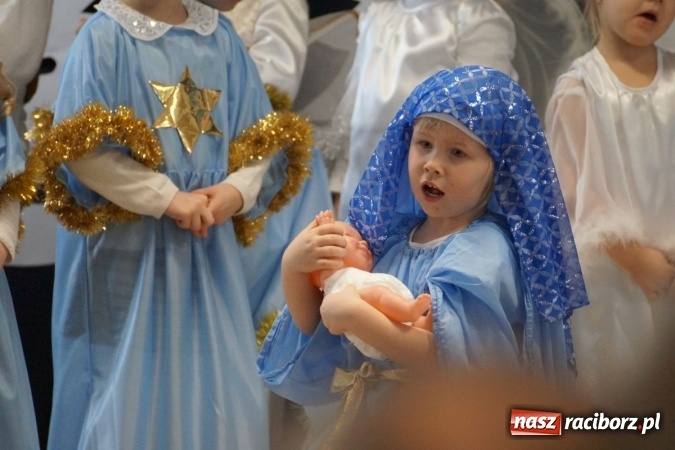 Zdjęcie w galerii na portalu naszraciborz.pl: Sto lat! dla babć i dziadków w Zawadzie Książęcej  wiadomości z regionu