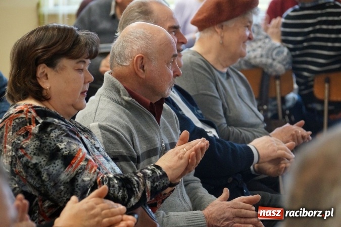 Zdjęcie w galerii na portalu naszraciborz.pl: Sto lat! dla babć i dziadków w Zawadzie Książęcej  wiadomości z regionu