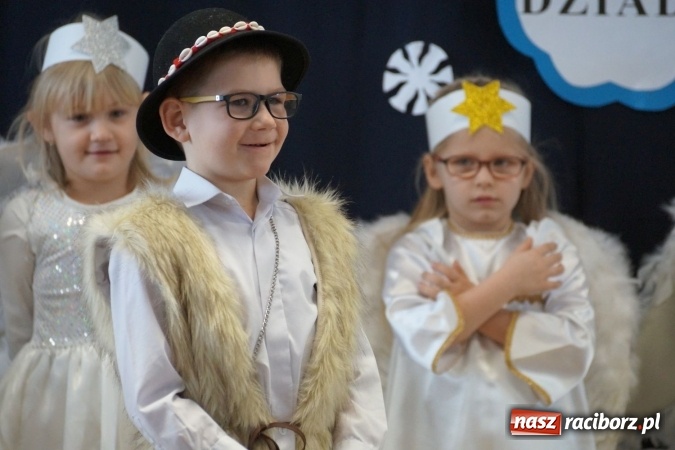 Zdjęcie w galerii na portalu naszraciborz.pl: Sto lat! dla babć i dziadków w Zawadzie Książęcej  wiadomości z regionu