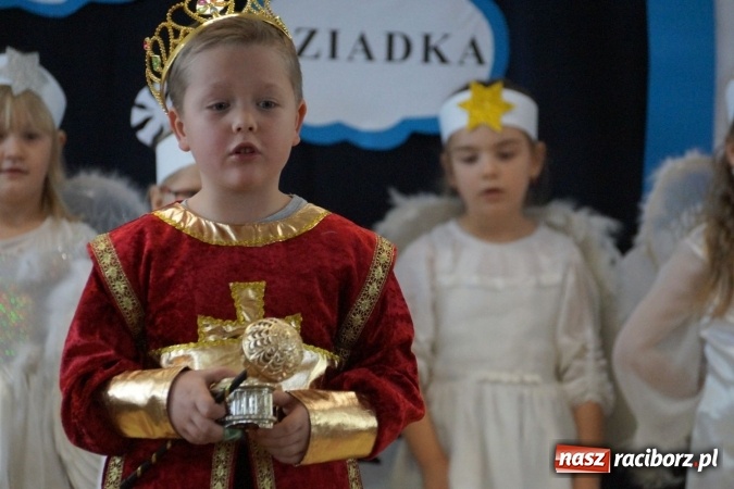 Zdjęcie w galerii na portalu naszraciborz.pl: Sto lat! dla babć i dziadków w Zawadzie Książęcej  wiadomości z regionu