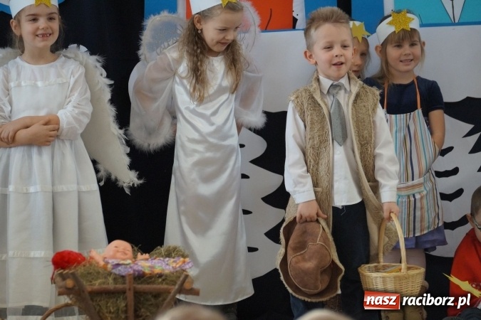 Zdjęcie w galerii na portalu naszraciborz.pl: Sto lat! dla babć i dziadków w Zawadzie Książęcej  wiadomości z regionu