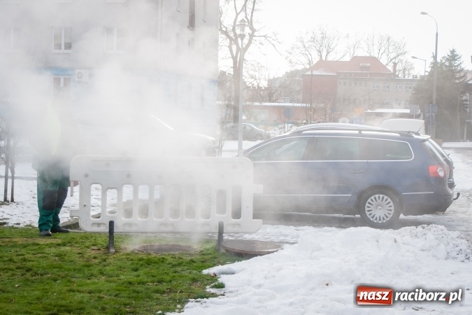 Zdjęcie w galerii na portalu naszraciborz.pl: Wyciągajcie koce z szaf! Awaria sieci ciepłowniczej w Raciborzu - przerwa w dostawie ciepła potrwa do późnego wieczora! wiadomości z regionu