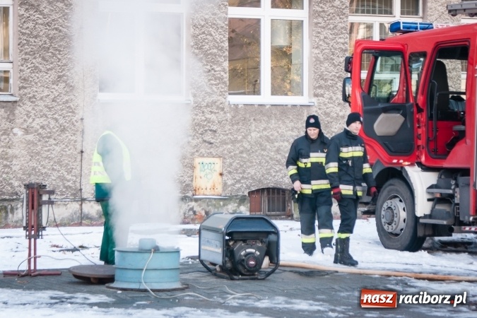 Zdjęcie w galerii na portalu naszraciborz.pl: Wyciągajcie koce z szaf! Awaria sieci ciepłowniczej w Raciborzu - przerwa w dostawie ciepła potrwa do późnego wieczora! wiadomości z regionu