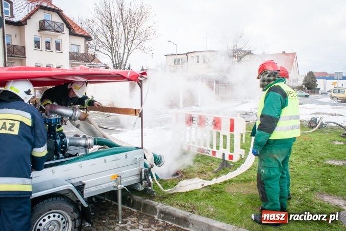 Zdjęcie w galerii na portalu naszraciborz.pl: Wyciągajcie koce z szaf! Awaria sieci ciepłowniczej w Raciborzu - przerwa w dostawie ciepła potrwa do późnego wieczora! wiadomości z regionu